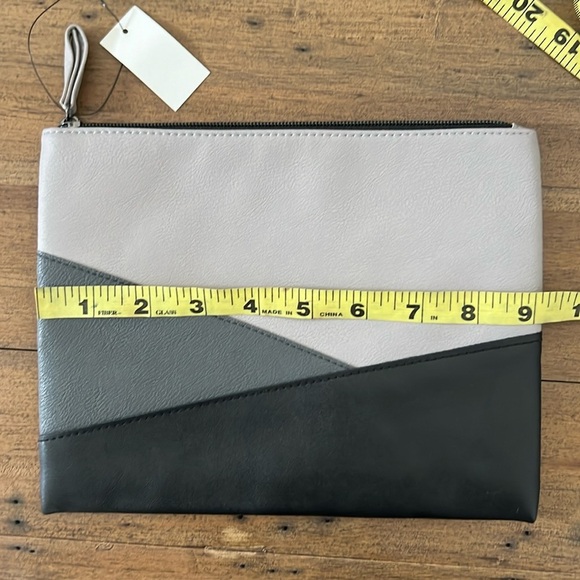 SpaceNK makeup bag - Picture 7 of 7